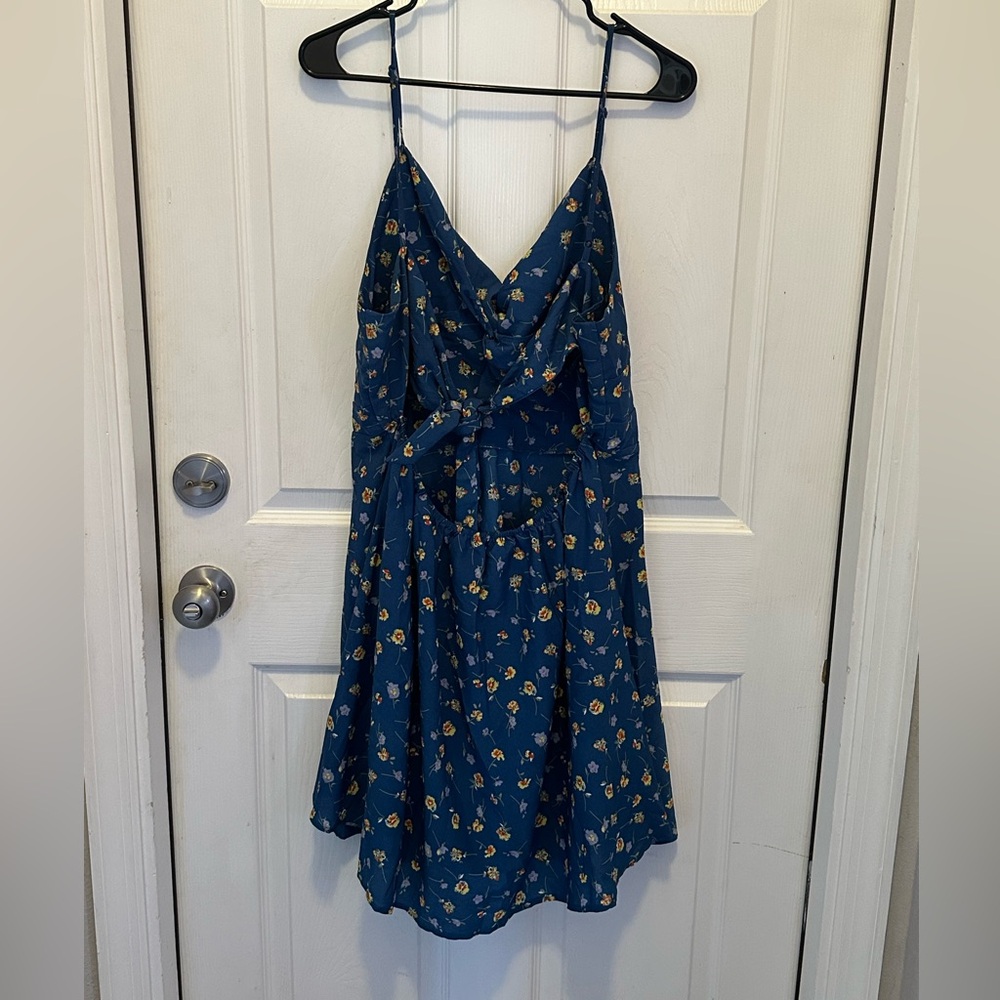 Blue Floral SHEIN Summer Tie Back Dress size 2XL - Picture 3 of 4